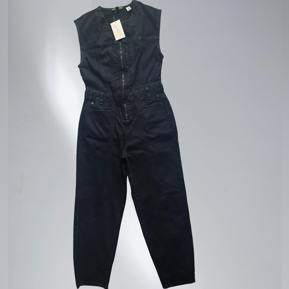 Universal Thread Women's black denim sleeveless jumpsuit SIZE 6